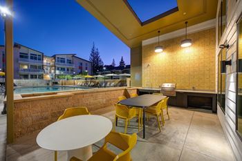 Outdoor bbq grilling station